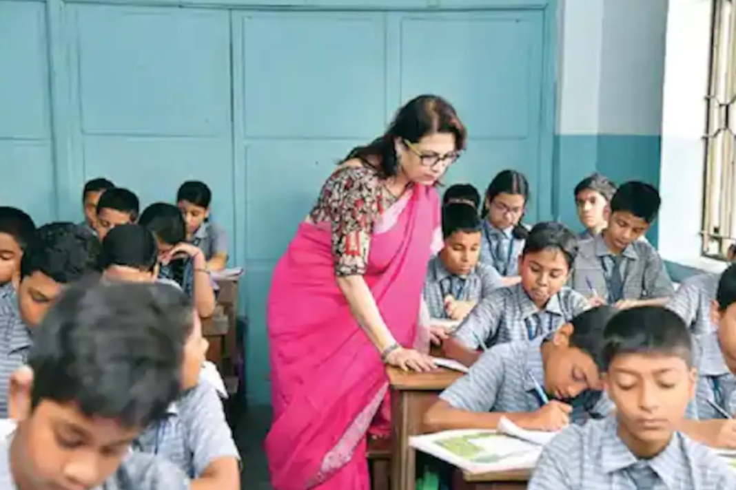 Teacher Bharti 2025: 71 राजकीय डिग्री कॉलेजों में 1200 से अधिक पोस्ट पर जाॅब, ऐसे होगी भर्ती