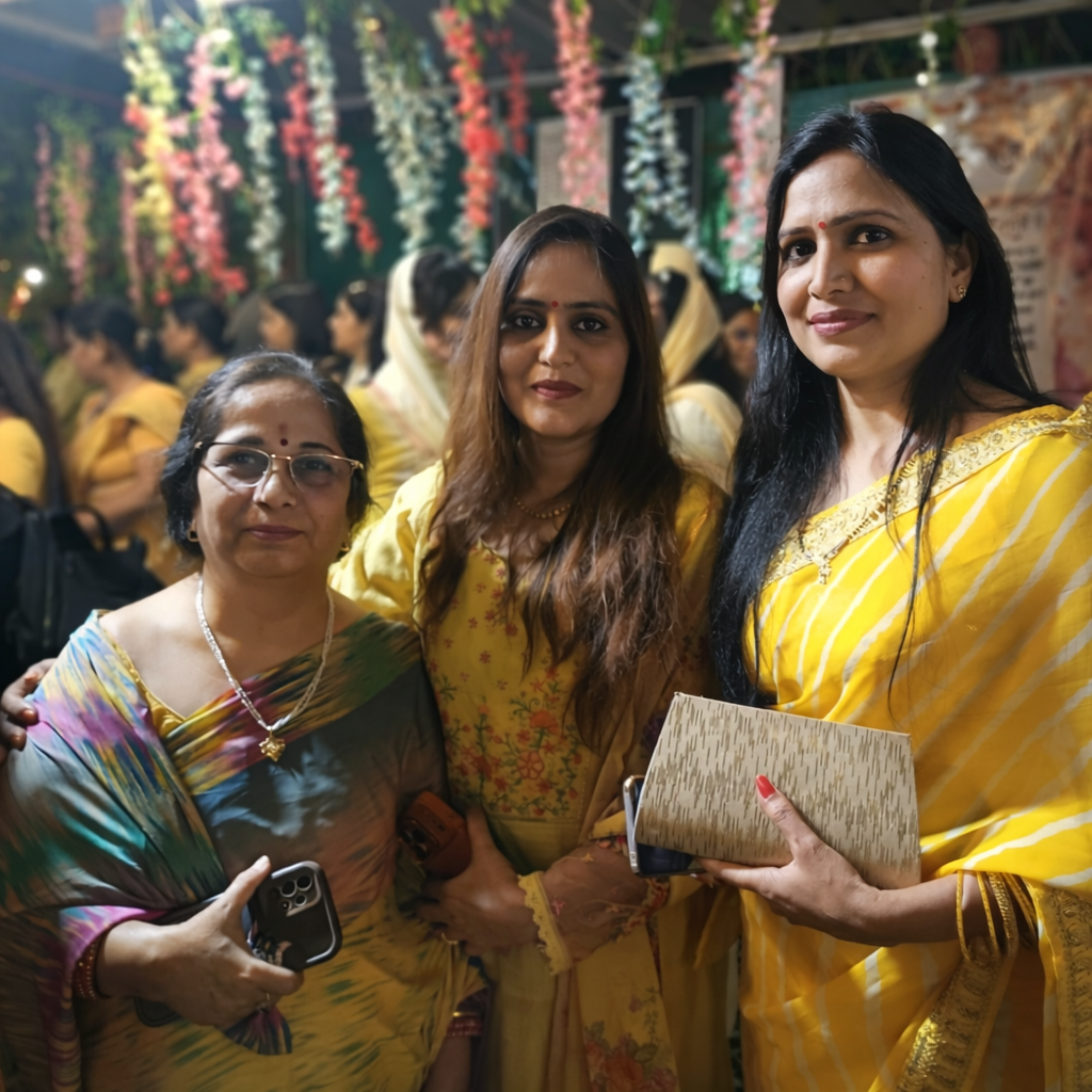 महेश्वर वाटिका मंदिर में नवरात्रि के प्रथम दिवस भव्य भजन-कीर्तन, 250 से अधिक श्रद्धालुओं की सहभागिता