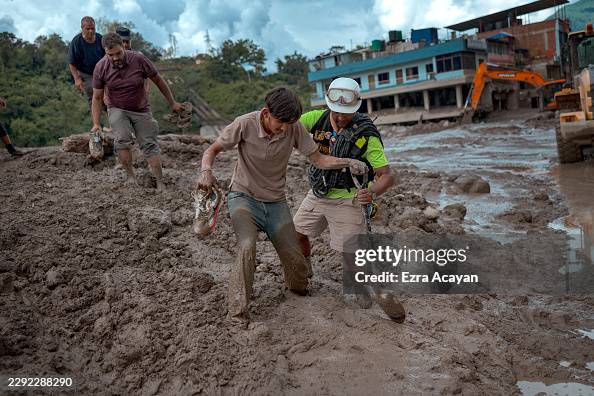 Nepal Flood: यूपी के कितने लोग अब भी लापता? सरकारी रिकॉर्ड खंगालने पर सामने आई बड़ी बात, 1070 हेल्पलाइन से जुटाई जा रही जानकारी