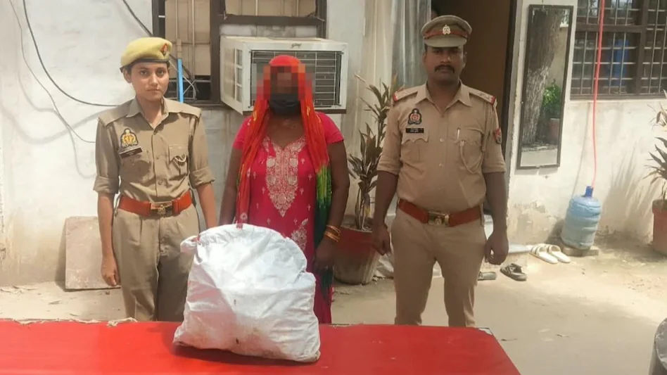 सस्ती शराब का महंगा खेल! हरियाणा से लाकर गाजियाबाद में बेचती थी महिला, 70 पौवे बरामद, 7 केस पहले से दर्ज